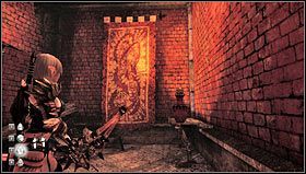 Druga urna znajduje się na beczce pod schodami [1] - Rozdział 4- Miasto Llyr | Opis przejścia Hunted Kuźnia Demona - Hunted: Kuźnia Demona - poradnik do gry