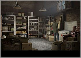 W magazynie zamocz gąbkę w wiadrze do mycia podłogi (w rogu pod oknem; można też zrobić to na zewnątrz, w rzece, na prawo od budki jarmarcznej) - Zdobyć akta policyjne (1) | Rozdział 1 | Black Mirror III - Black Mirror III - poradnik do gry