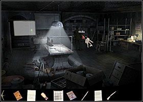 Oczywiście obszukaj nieprzytomnego porywacza - Oswobodzenie z chłodni | Rozdział 2 | Black Mirror III - Black Mirror III - poradnik do gry