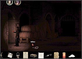 Zejdź tam, podnieś końcówkę przedłużacza (leży przy samym wejściu) i podłącz do reflektora - Pompa w piwnicy | Rozdział 6 | Black Mirror III - Black Mirror III - poradnik do gry