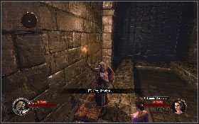 Spójrz w lewo, gdzie pod ścianą znajdziesz skrzynię #32 [1] - Misja 5 - Tunele Templariuszy (2) | Opis przejścia The First Templar - The First Templar - poradnik do gry