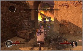 Potem udaj się do małego przejścia z prawej, które zostanie odblokowane i spal znajdujące się tutaj zapasy [1], po czym odeprzyj kolejny atak nieprzyjaciół [2] - Misja 6 - Oblężenie Akki | Opis przejścia The First Templar - The First Templar - poradnik do gry