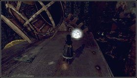 Za pomocą urządzenia emitującego parę dostajemy się na wyższą platformę - Hatters Gate | Rozdział 1 - Hatters Domain | Alice Madness Returns - Alice: Madness Returns - poradnik do gry