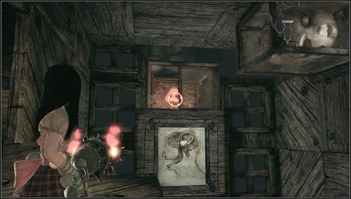 Wychodzimy na górę po schodach i w oknie znajdujemy świński ryjek - Downtown Cellars (1) | Rozdział 5 - Dollhouse | Alice Madness Returns - Alice: Madness Returns - poradnik do gry