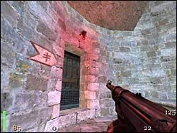 Sekret 3 - W tymże pomieszczeniu znajdziemy kolejny sekret (złoto) - Mission 1: Part 1 | Solucja Return to Castle Wolfenstein - Return to Castle Wolfenstein - poradnik do gry