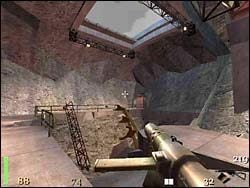 Gdy zejdziemy po schodach dotrzemy do małego pomieszczenia odgrodzonego kratą - Mission 3: Part 2 | Solucja Return to Castle Wolfenstein - Return to Castle Wolfenstein - poradnik do gry