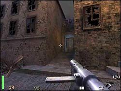Wskakujemy przez okno i przechodzimy przez ruiny budynku - Mission 4: Part 1 | Solucja Return to Castle Wolfenstein - Return to Castle Wolfenstein - poradnik do gry