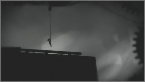 Jeżeli wszystko poszło zgodnie z planem zawiśniemy na łańcuchu w połowie szyny pod napięciem [1] - Rozdział 26 | Opis przejścia Limbo - Limbo - poradnik do gry