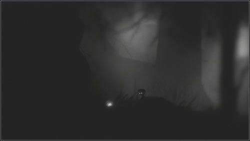 Na samym początku nowej gry, zaraz po tym jak chłopiec się obudzi, udajemy się w lewo i rozdeptujemy świecący obiekt [1] - Osiągnięcia - achievements | Bonusy Limbo - Limbo - poradnik do gry