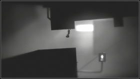 Skaczemy na strzałkę i zmieniamy grawitację, gdy przyleci do nas skrzynia przesuwamy ją w prawo i udajemy się nad strzałkę [1] - Osiągnięcia - achievements | Bonusy Limbo - Limbo - poradnik do gry