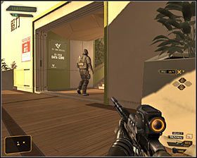 Na dwóch kolejnych przeciwników wpadniesz po dotarciu do miejsca, w którym korytarz zakręca na południe - (8) Wariant pokojowy - Dotarcie w pobliże Rdzenia Danych | Bunt Ludzkości - Deus Ex: Bunt Ludzkości - Directors Cut - poradnik do gry