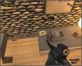 Na koniec zostaw sobie zbadania mijanego wcześniej wschodniego pomieszczenia biurowego #1 - (1) Wariant pokojowy - Przeprawa przez biura | Deus Ex Bunt Ludzkości - Deus Ex: Bunt Ludzkości - Directors Cut - poradnik do gry