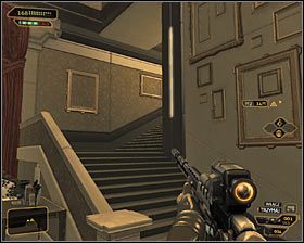 Zbadaj teraz wielkie biurko Zhao, podnosząc Ebooka i wchodząc w interakcję z terminalem komputerowym z zabezpieczeniem trzeciego stopnia #1 - (3) Dotarcie do miejsca pobytu Zhao Run Yu | Deus Ex Bunt Ludzkości - Deus Ex: Bunt Ludzkości - Directors Cut - poradnik do gry