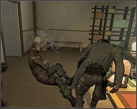 Nie daj się nabrać i nie próbuj podnosić leżącego przy ciele zestawu Praxis, bo jest to pułapka i zostałbyś oślepiony bez możliwości wybronienia się - (6) Przedostanie się do apartamentu Sandovala | Deus Ex Bunt Ludzkości - Deus Ex: Bunt Ludzkości - Directors Cut - poradnik do gry