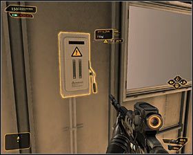 Od razu po zeskoczeniu na dół przejdź pod schody i rozejrzyj się za wejściem do szybu wentylacyjnego #1 - (4) Wariant pokojowy - Zabranie paczki z magazynu z narzędziami | Bunt Ludzkości - Deus Ex: Bunt Ludzkości - Directors Cut - poradnik do gry