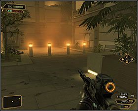 W celu dotarcia do miejsca wgrania wirusa musisz wyjść z aktualnie eksplorowanego budynku (zakładam, że jest to laboratorium Micro-Gen Lab), najlepiej tą samą drogą - (6) Wariant pokojowy - Wgranie wirusa do komputera ochrony | Bunt Ludzkości - Deus Ex: Bunt Ludzkości - Directors Cut - poradnik do gry