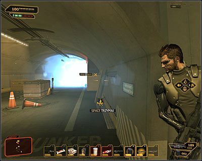 Ruszaj dalej, docierając po kilku chwilach do wejścia do tunelu - (6) Wariant agresywny - Wgranie wirusa do komputera ochrony | Bunt Ludzkości - Deus Ex: Bunt Ludzkości - Directors Cut - poradnik do gry