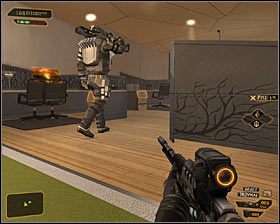 Jako pierwszego warto zaatakować przeciwnika podróżującego po wschodniej części tej lokacji #1 - (1) wariant pokojowy- Przeprawa przez biura - Wejście do smoczego legowiska - Deus Ex Bunt Ludzkości - poradnik akt II - Hengsha