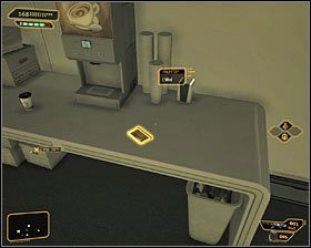 Eksplorację szóstego poziomu zacznij od zbadania południowego wyjścia ewakuacyjnego, natrafiając na palmtopa #1 z kodem 8825 do serwerowni - (1) Dotarcie do pokoju 404 - Twarzą w twarz z Elizą Cassan - Deus Ex Bunt Ludzkości - poradnik akt III - Kanada, Detroit 2