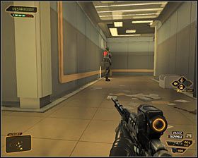 Jeżeli rozpoczynasz przy zburzonej ścianie lub jeżeli nie chcesz wejść na balkoniki od strony reżyserki, to możesz udać się do południowych schodów prowadzących na poziom 4 - (3) Wariant pokojowy- Dotarcie do klatki schodowej na tyłach studia - Twarzą w twarz z Elizą Cassan - Deus Ex Bunt Ludzkości - poradnik akt III - Kanada, Detroit 2