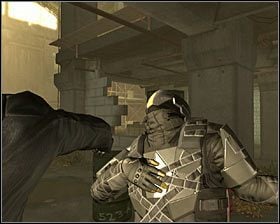 Quest ten rozpoczniesz niedaleko miejsca katastrofy i jeżeli masz zamiar uratować Malik, to musisz się bardzo śpieszyć, gdyż jej uszkodzona maszyna latająca nie wytrzyma zbyt długiego ostrzału ze strony okolicznych przeciwników - (1) Wariant pokojowy- Wydostanie się z terenu budowy - Znajdź nadajnik Wasyla Szewczenki - Deus Ex Bunt Ludzkości - poradnik akt IV - Hengsha 2, Singapur, Panchaja, zakończenia