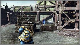 Gdy skończysz walczyć z pierwszym oddziałem orków na tym etapie, stań przed wejściem do kolejnego hangaru [1] - Rozdział 5 - Serwoczaszki - Warhammer 40,000: Space Marine - poradnik do gry