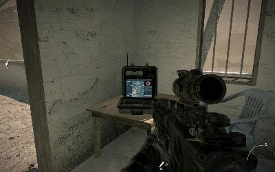Na prawo od oczyszczonej niedawno twierdzy znajduje się mały budynek - II- Return to Sender | Opis przejścia gry | Call of Duty Modern Warfare 3 - Call of Duty: Modern Warfare 3 - opis przejścia i operacje specjalne - poradnik do gry