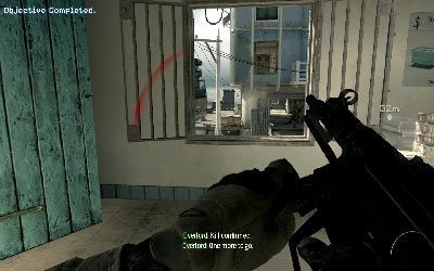 Wbiegnij do pomieszczenia z prawej jednocześnie przeładowując broń, po czym wyskocz na ulicę przez okno - Hit & Run | Operacje Specjalne | Call of Duty Modern Warfare 3 - Call of Duty: Modern Warfare 3 - opis przejścia i operacje specjalne - poradnik do gry