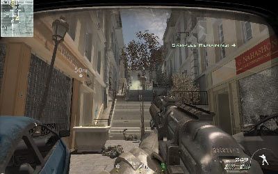Zejdź teraz na dół schodami obok kiosku i zacznij ostrzeliwać wrogów na schodach z lewej - Toxic Paradise | Operacje Specjalne | Call of Duty Modern Warfare 3 - Call of Duty: Modern Warfare 3 - opis przejścia i operacje specjalne - poradnik do gry