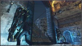 Gdy już oczyścimy teren podchodzimy do bramy zaryglowanej drewnianą belką [1] i otwieramy ją by wpuścić Sullivana do środka - Rozdział 8- Cytadela (1) | Opis przejścia Uncharted 3 Oszustwo Drakea - Uncharted 3: Oszustwo Drakea - poradnik do gry