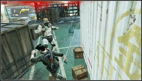 Pierwsza większa (morska) fala sprawi, że na arenę naszych zmagań spadną kontenery stanowiące solidną zasłonę [1] - Rozdział 14- W poszukiwaniu guza | Opis przejścia Uncharted 3 Oszustwo Drakea - Uncharted 3: Oszustwo Drakea - poradnik do gry