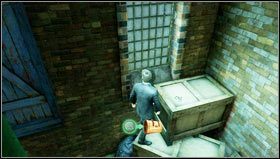 Po zejściu na podłogę garażu, w którego wnętrzu mieli schronić się nasi przeciwnicy udajemy się do sterty drewnianych skrzyń [1] i wspinamy się na nią - Rozdział 4 | Skarby w Uncharted 3 Oszustwo Drakea - Uncharted 3: Oszustwo Drakea - poradnik do gry