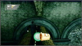 Aby go zdobyć musimy do niego strzelić [1], a następnie podnieść [2], gdy spadnie na dach wagonu - Rozdział 5 | Skarby w Uncharted 3 Oszustwo Drakea - Uncharted 3: Oszustwo Drakea - poradnik do gry