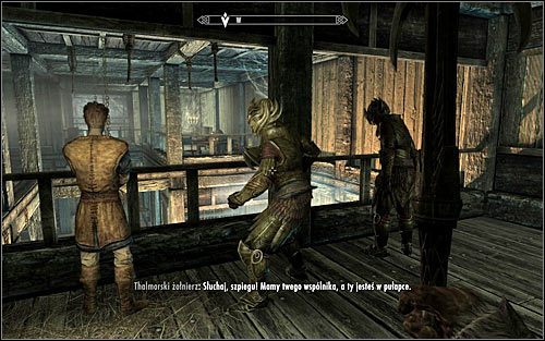Niezależnie od tego w jaki sposób dowiedziałeś się o istnieniu Esberna i o tym, że Thalmor zamierza go wytropić, na wschodnim balkoniku wkrótce pojawi się dwóch thalmorskich żołnierzy, którym w międzyczasie zdemaskowali Malborna i doprowadzili go do lochu (powyższy screen) - Wydostanie się z ambasady | List żelazny | Solucja Skyrim - Skyrim - poradnik, mapy, questy