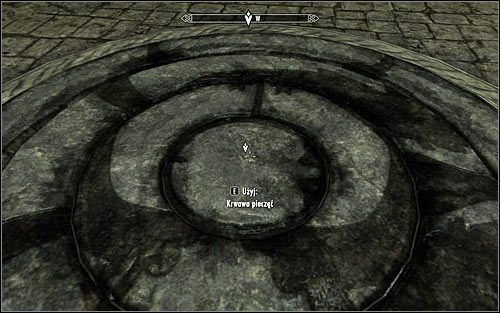 Zacznij od zbadania dużego kufra, albowiem skrywa on szereg wartościowych przedmiotów - Wyprawa do Ściany Alduina | Ściana Alduina | Solucja Skyrim - Skyrim - poradnik, mapy, questy
