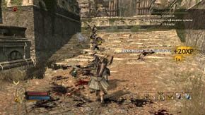 Dojdź do schodów (przy zakręcie w prawo znajdziesz po lewej kwiat, rośnie pod murem) i wbiegnij na górę - Dzielnice zewnętrzne | Rozdział 1 | Władca Pierścieni Wojna na Północy - Władca Pierścieni: Wojna na Północy - poradnik do gry