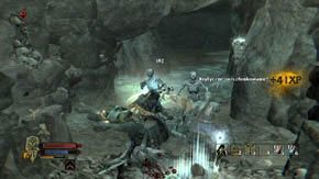 Udaj się do ostatniej, ominiętej wcześniej sali schodami na górę po prawej - Wzgórza Kurhanów (1) | Rozdział 2 | Władca Pierścieni Wojna na Północy - Władca Pierścieni: Wojna na Północy - poradnik do gry