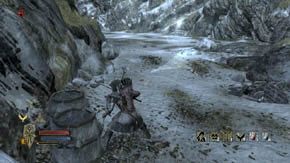 Po lewej jest teleport - możesz z niego skorzystać, aby ukończyć [ZADANIE POBOCZNE] Elfickie klejnoty, jeśli oczywiście udało ci się znaleźć wszystkie, które były potrzebne - Kamienna Rozpadlina | Rozdział 3 | Władca Pierścieni Wojna na Północy - Władca Pierścieni: Wojna na Północy - poradnik do gry