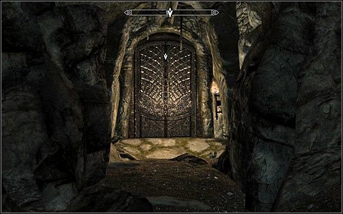 Wybierz teraz zachodnie drzwi (powyższy screen), powracając do wykopalisk Saarthal - W podziemiach Saarthal (2) | Questy Akademii w Zimowej Twierdzy | Solucja Skyrim - Skyrim - poradnik, mapy, questy