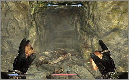 Możesz już ruszać na zachód, docierając do większej jaskini, w której spotkasz kolejne draugry - Laska Magnusa (1) | Questy Akademii w Zimowej Twierdzy | Solucja Skyrim - Skyrim - poradnik, mapy, questy