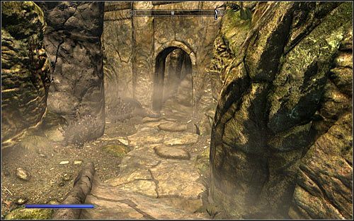 Drugi wariant zakłada wybranie zachodniego korytarza tuż po przejściu przez most (powyższy screen) - Laska Magnusa (1) | Questy Akademii w Zimowej Twierdzy | Solucja Skyrim - Skyrim - poradnik, mapy, questy