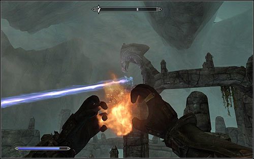 Po tym jak poczyniłeś stosowne przygotowania zaatakuj obu zniewolonych czarodziejów (powyższy screen) - Laska Magnusa (3) | Questy Akademii w Zimowej Twierdzy | Solucja Skyrim - Skyrim - poradnik, mapy, questy