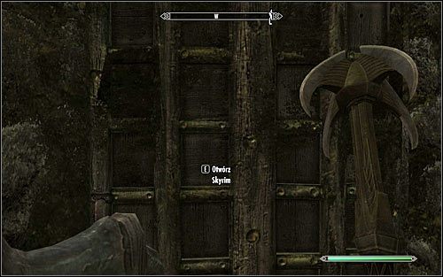 Drugi wariant to skorzystanie ze standardowych drzwi prowadzących na dziedziniec fortu Neugrad (powyższy screen) - Na ratunek! (2) | Questy buntu Gromowładnych | Solucja Skyrim - Skyrim - poradnik, mapy, questy