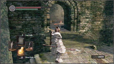 Wracamy się kawałek, aby zwiedzić boczne lokacje - Undead Burg (1) | Opis przejścia Dark Souls - Dark Souls - poradnik do gry