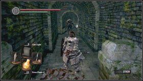 Dalsza droga prowadzi w górę schodami - Undead Burg (2) | Opis przejścia Dark Souls - Dark Souls - poradnik do gry