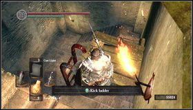 Na dole możemy odblokować skrót do ogniska - Undead Burg - most z Wywerną | Opis przejścia Dark Souls - Dark Souls - poradnik do gry