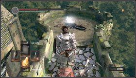 Po drugiej stronie mgły biegniemy przed siebie i skręcamy w prawo - Undead Parish (1) | Opis przejścia Dark Souls - Dark Souls - poradnik do gry