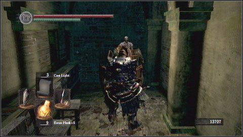Na końcu kościoła znajdziemy też ukryte przejście - wystarczy rozwalić deski - Undead Parish (2) | Opis przejścia Dark Souls - Dark Souls - poradnik do gry