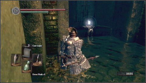 Podobny patent musimy zastosować w następnym korytarzu z zombie dzierżącym pochodnię - Depths (2) | Opis przejścia Dark Souls - Dark Souls - poradnik do gry