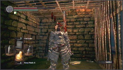 W kanale z kolumnami stacjonuje także NPC z kilkoma przedmiotami - Depths (3) | Opis przejścia Dark Souls - Dark Souls - poradnik do gry